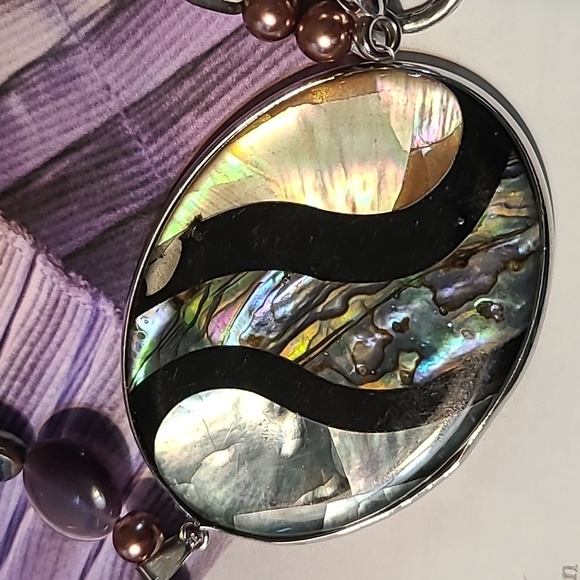 ABALONE/MOTHER OF PEARL NECKLACE - Picture 3 of 8